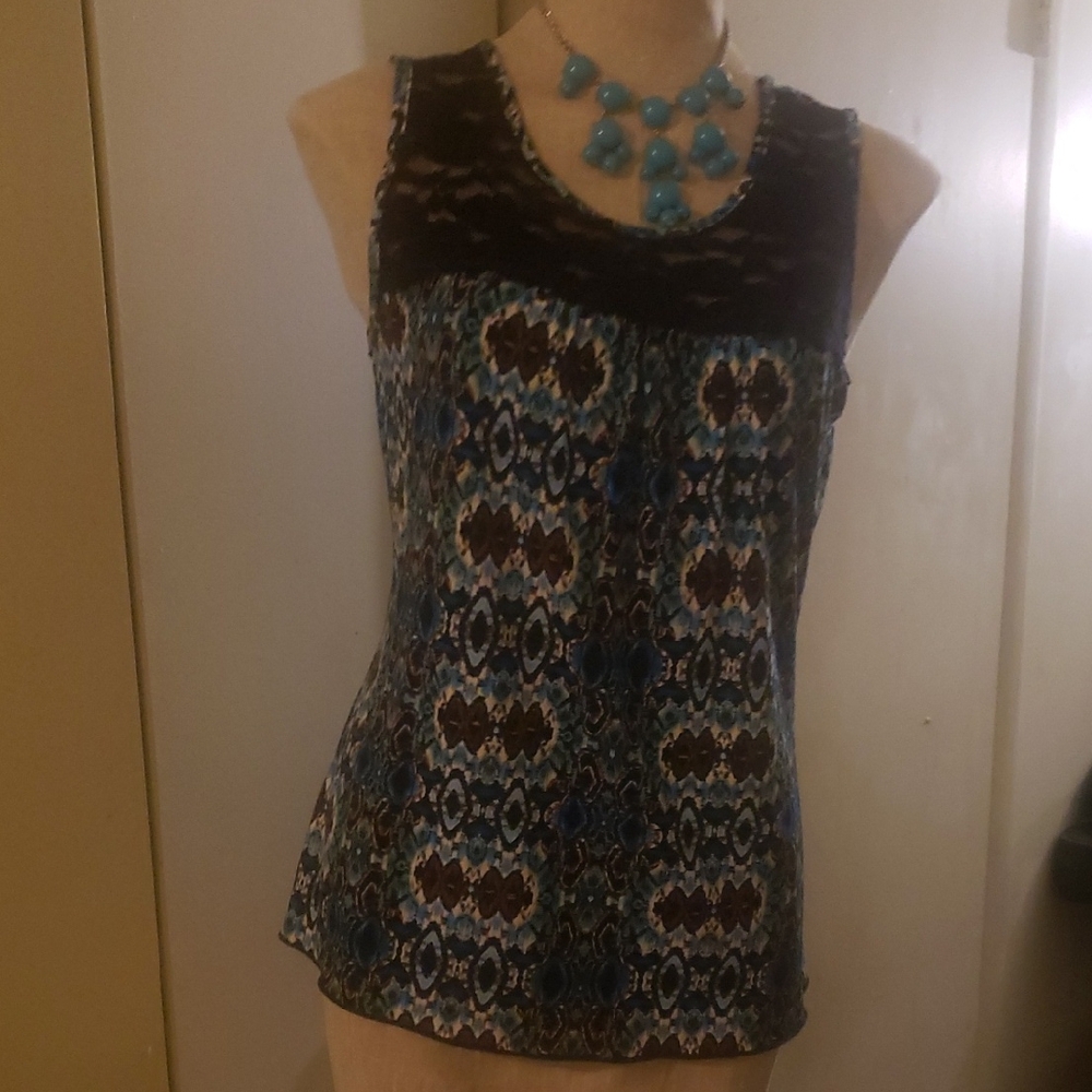 Sleeveless Blue Patterned Tank Top with Lace Yoke